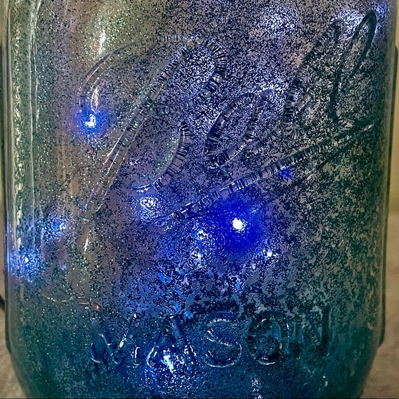 COLLECTION of BALL-JAR LIGHT + FLAMELESS/FLICKERING VOTIVE CANDLE… - Picture 2 of 12